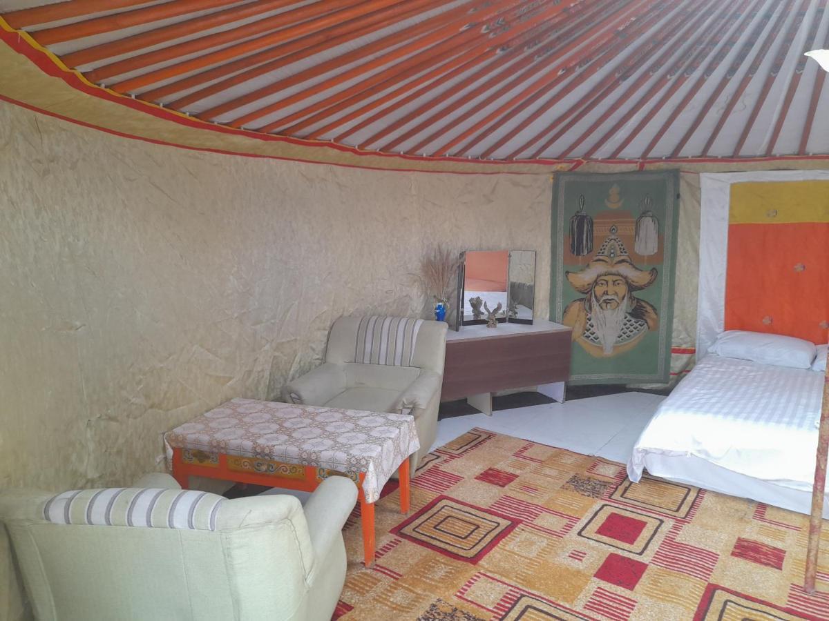 Gana'S Guest House And Tours Ulaanbaatar Esterno foto