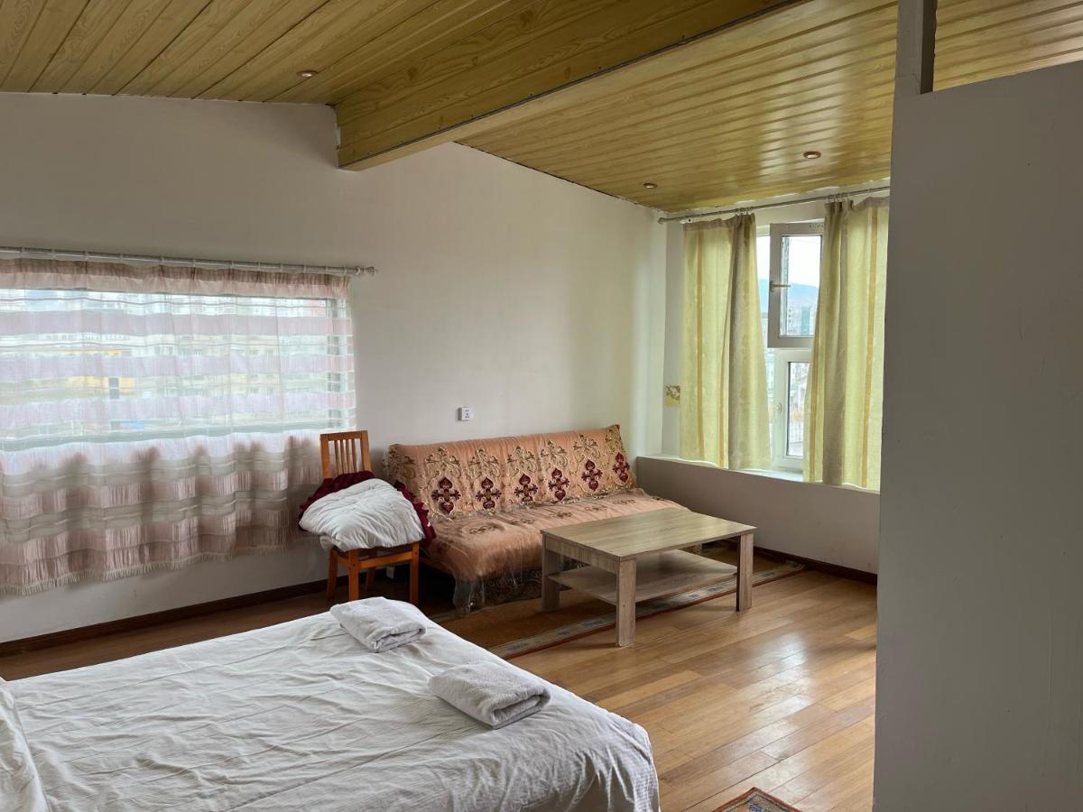 Gana'S Guest House And Tours Ulaanbaatar Esterno foto