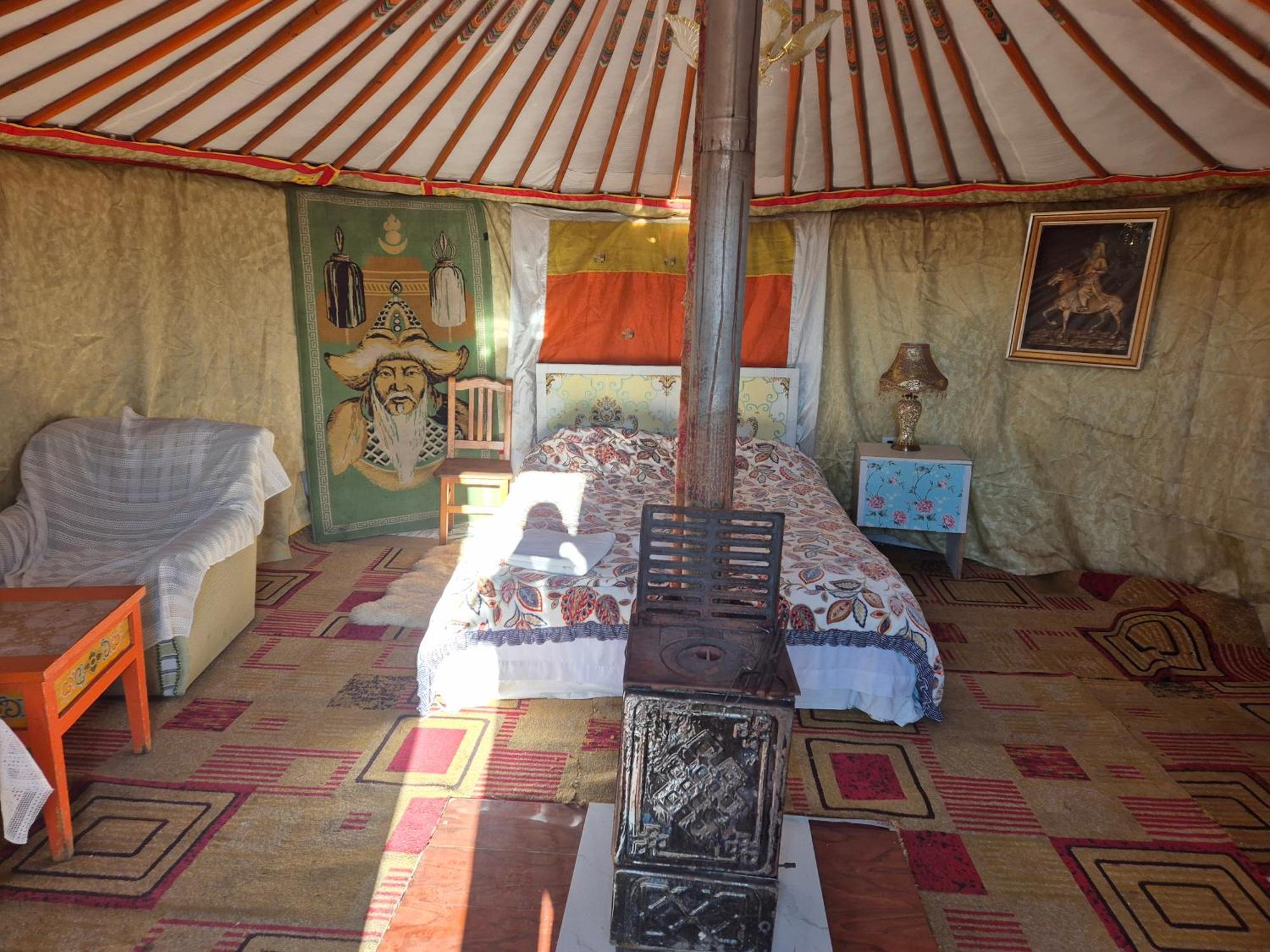 Gana'S Guest House And Tours Ulaanbaatar Esterno foto