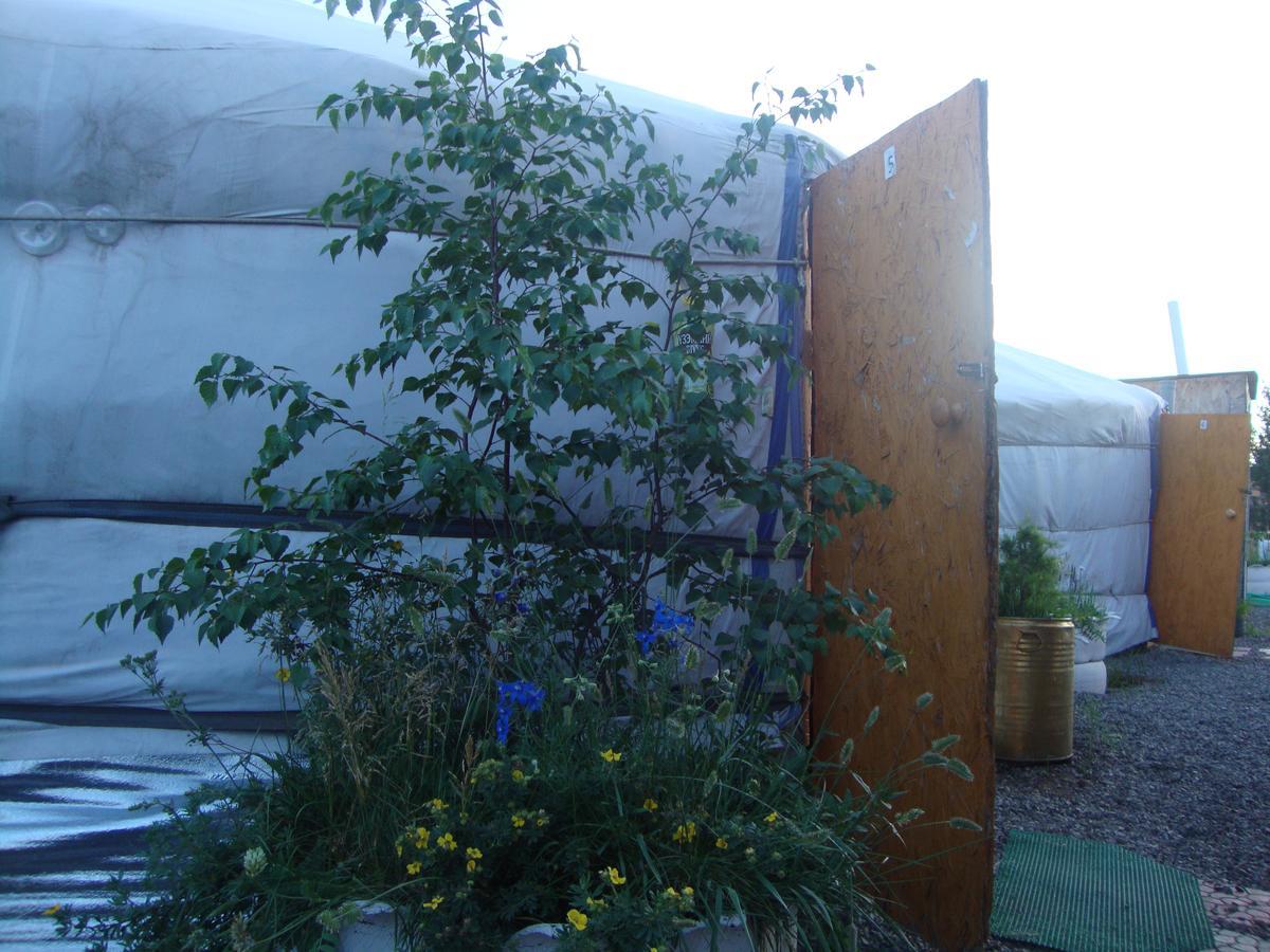 Gana'S Guest House And Tours Ulaanbaatar Esterno foto